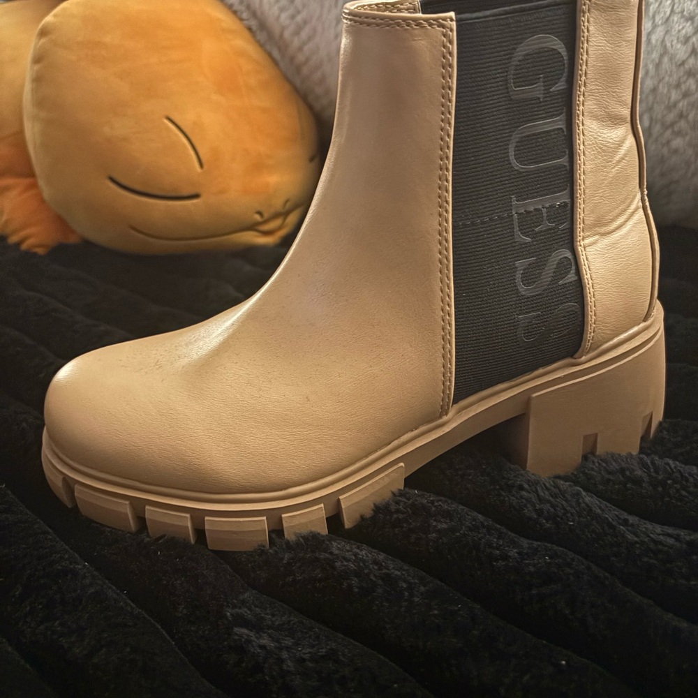 GUESS Women's Tan Ankle Boots